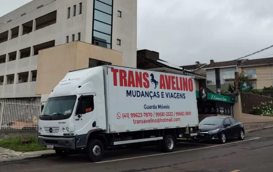 Empresa de fretes e mudanças TrasAvelino, que atende em Santo Inácio e toda Curitiba